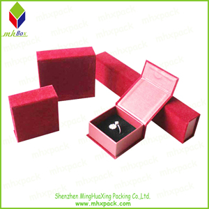 Red Packing Gift Jewelry with Flocking Ouside