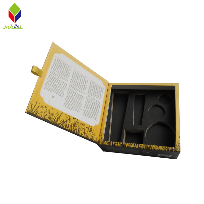 Excellent Cosmetic Magnet Clamshell Gift Packaging Box